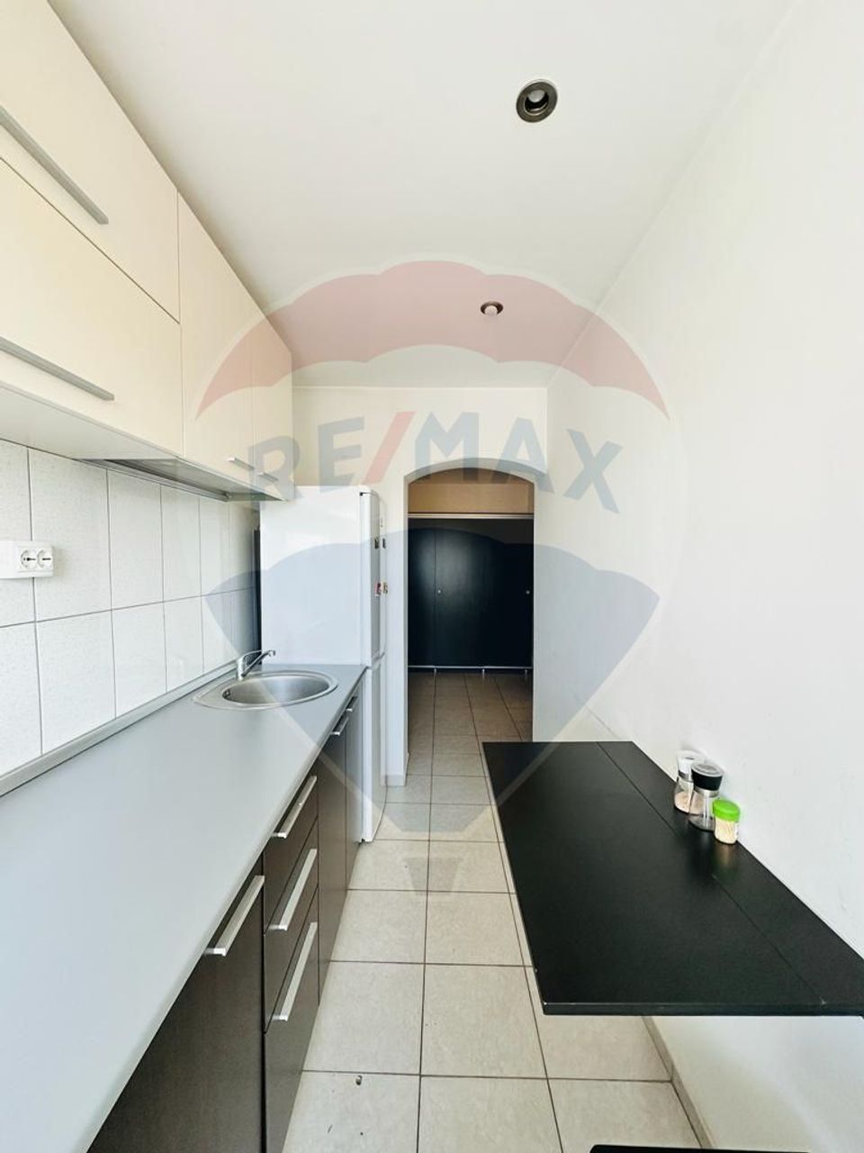 FOR SALE SPACIOUS STUDIO GHICA-TEI