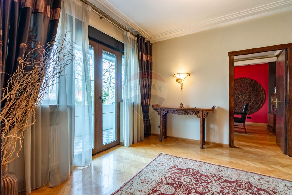 Apartament cu 4 camere de vânzare Aviatorilor/Aleea Modrogan