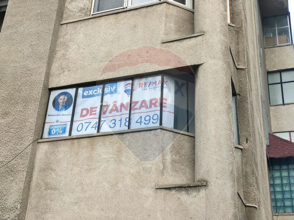 Apartament cu 3 camere de vanzare langa Spitalul Judetean