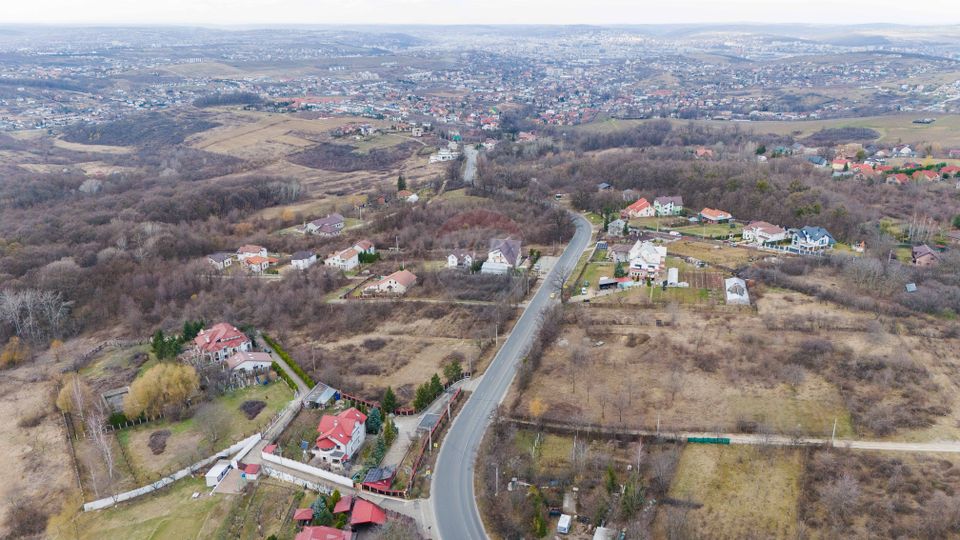 Teren 2,457 mp Iași / Șoseaua Bucium
