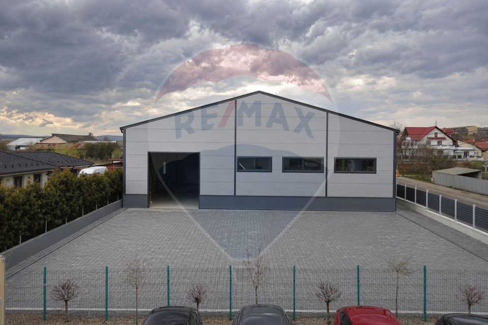 Hală industrială de închiriat – 560 mp  si curte