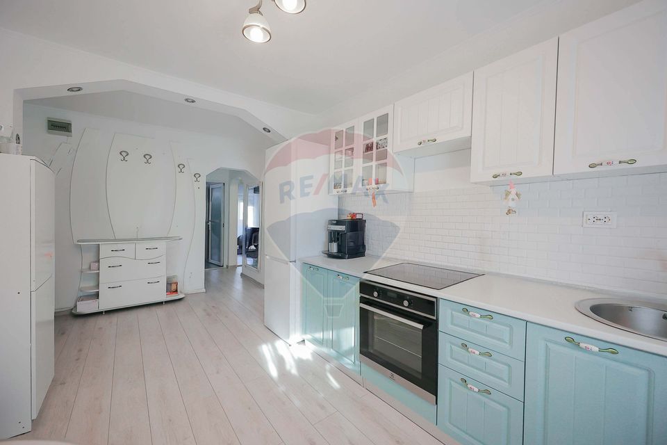 3 room Apartment for sale, Decebal area