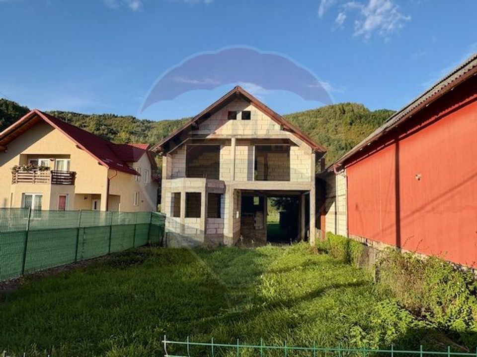 Casă / Vilă cu 5 camere de vânzare