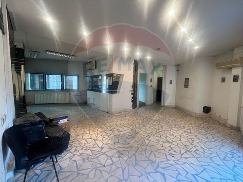 180sq.m Commercial Space for rent, Central area