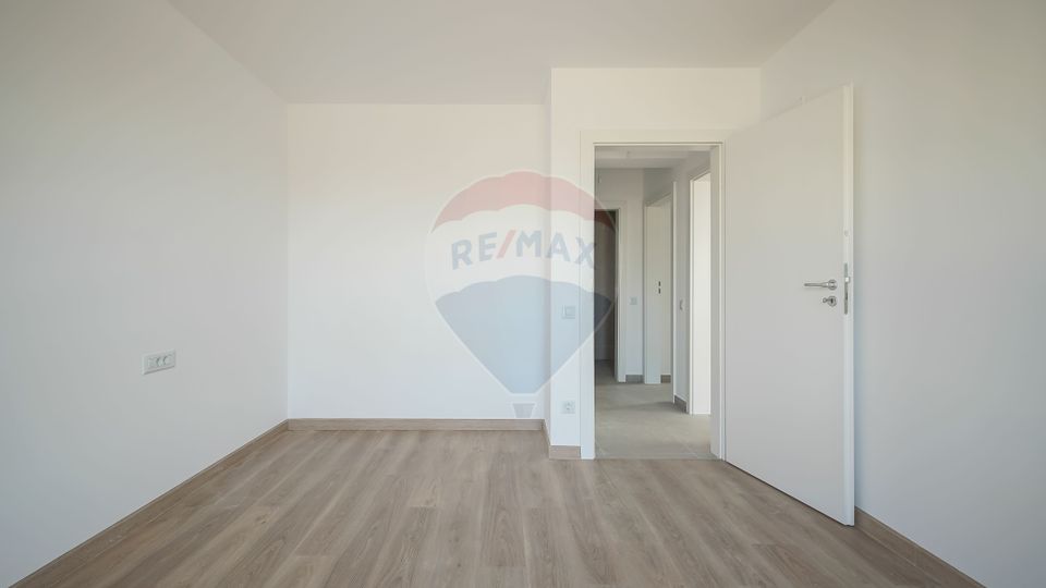 ! VANDUT ! Apartament 2 camere predare în maxim doua luni, Brașov