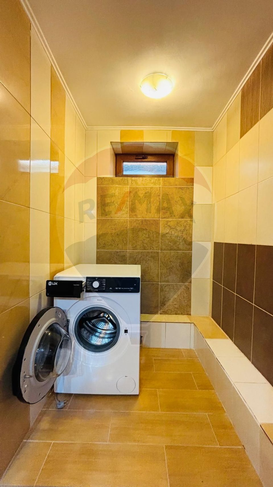 Apartament de inchiriat cu sauna-Lazu, Constanta-utilitati incluse.