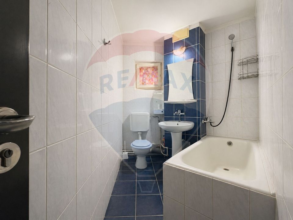 Apartament de vânzare 2 camere central cu vedere la mare