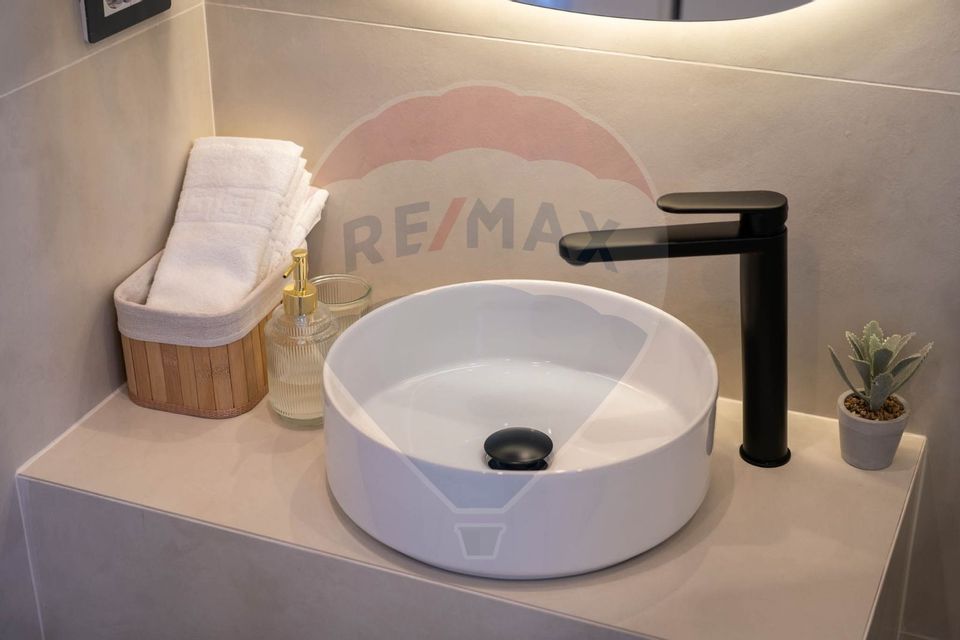 Apartament cu 3 camere de inchiriat in zona Intre Lacuri