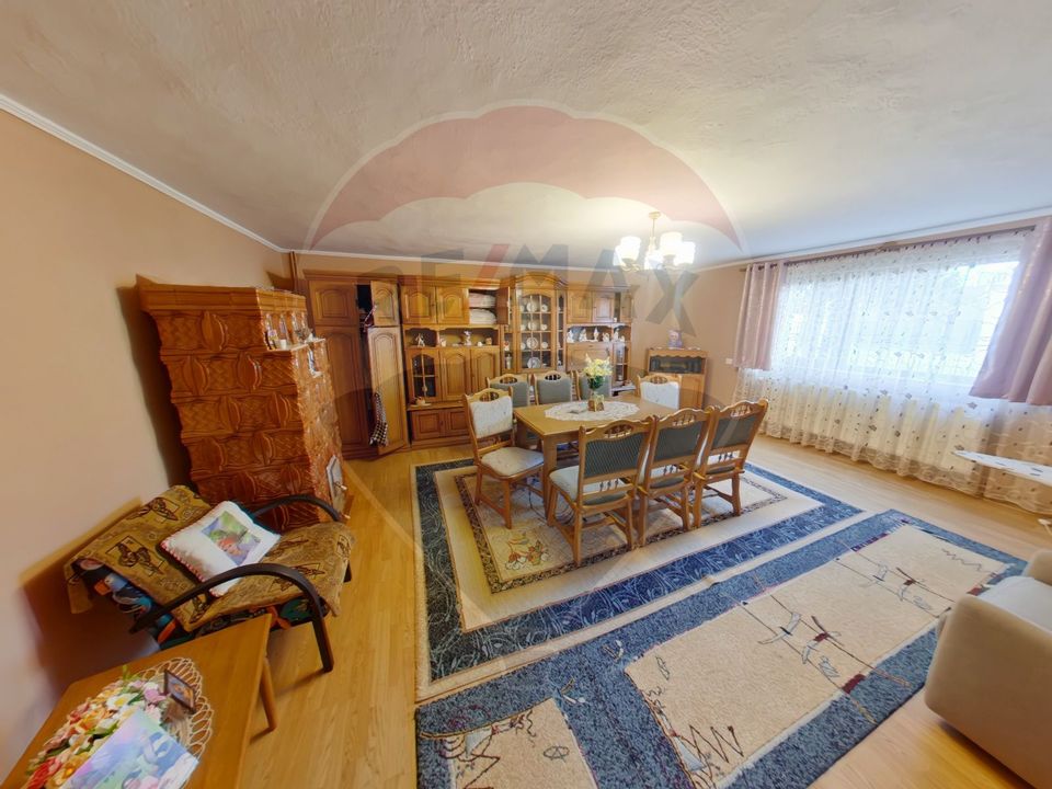 4 room House / Villa for sale, Est area