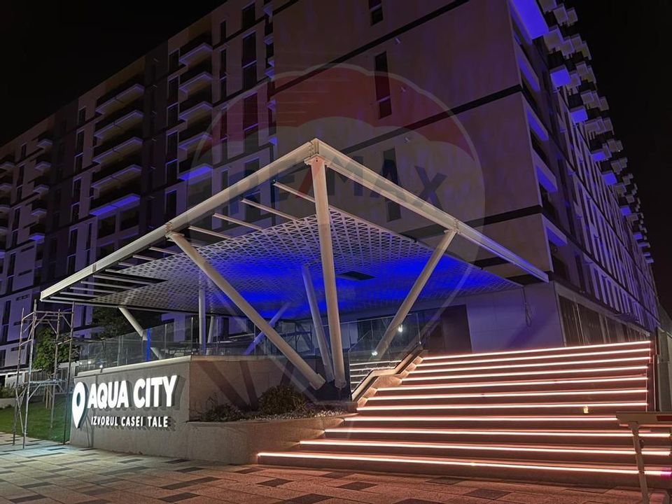Apartament cu vedere spectaculoasa spre lac in Aqua City