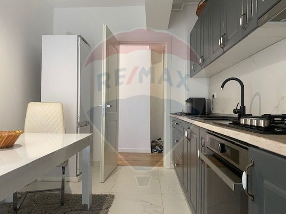 For rent 3 rooms apartment in Pipera area