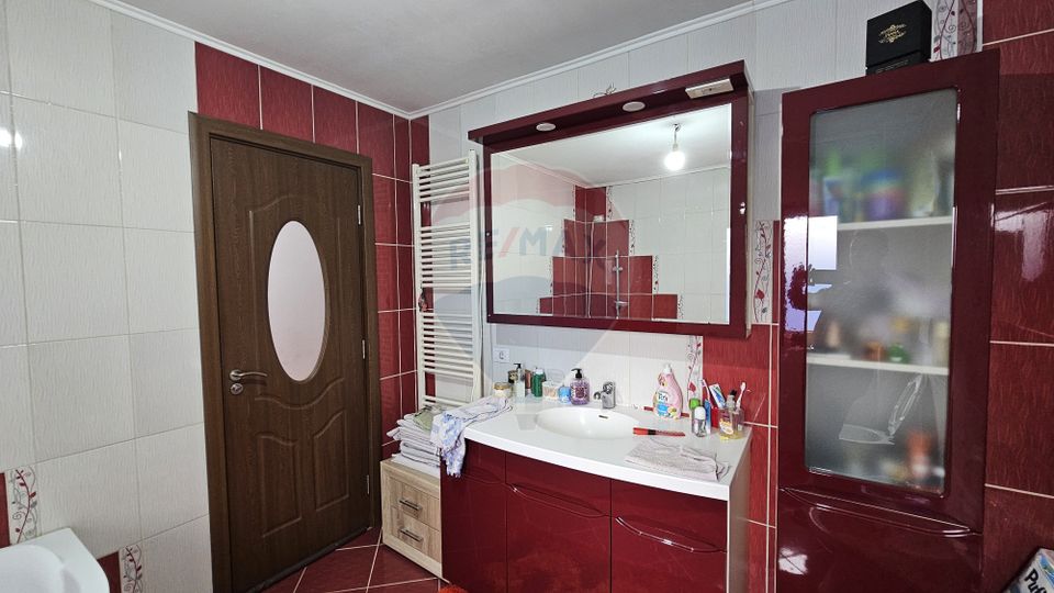 6 room House / Villa for sale