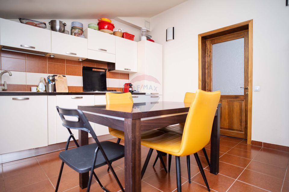 Apartament 3 camere pe strada Păcurari