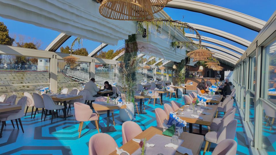 De vanzare Restaurant exclusivist pe apa - afacere la cheie