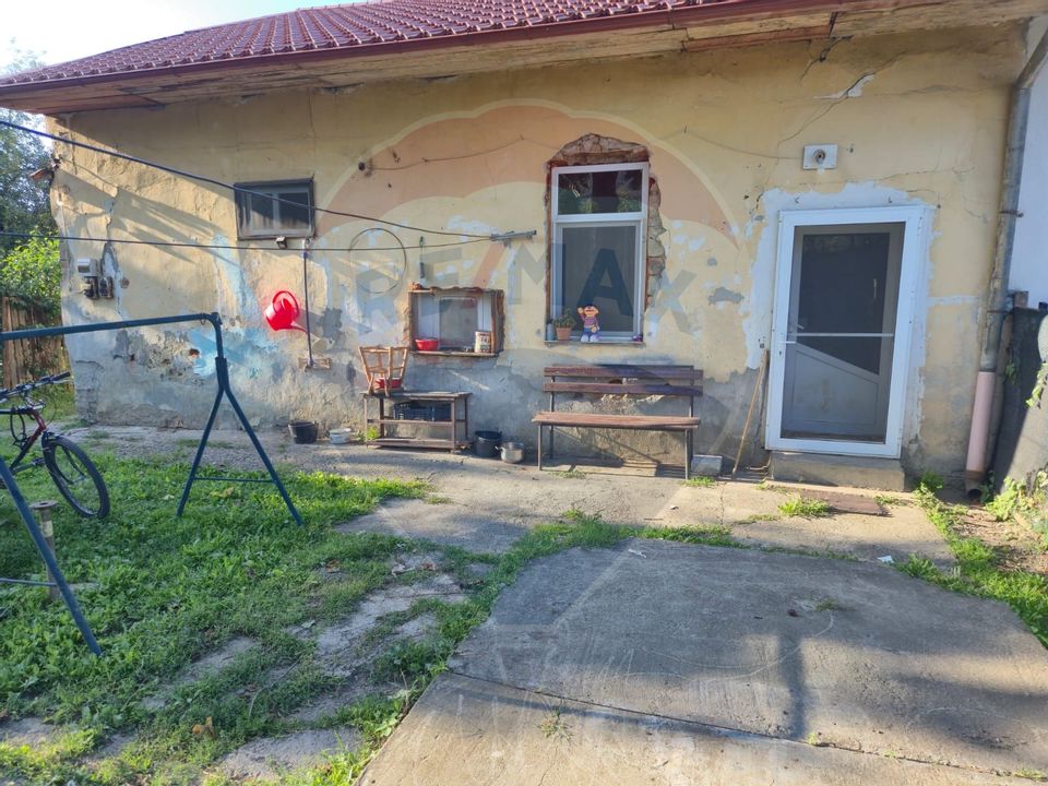 Casă / Vilă cu 4 camere de vânzare în zona Sud-Est