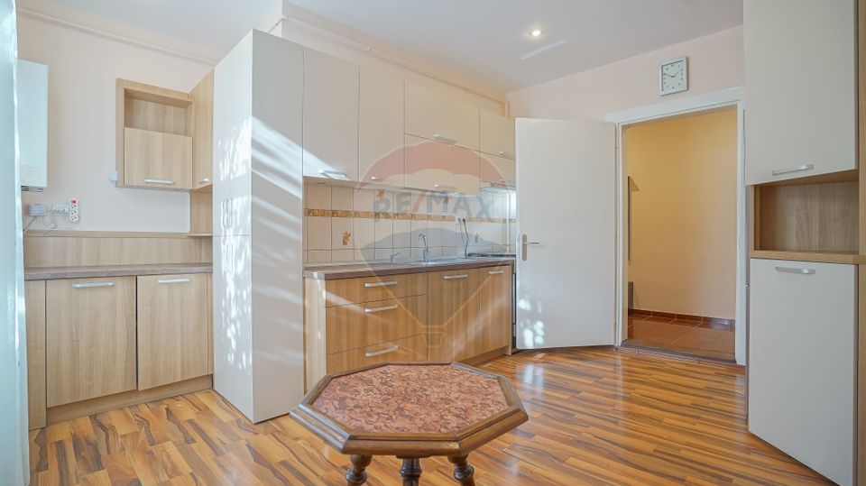 Apartament cu 3 camere de închiriat zona centrala Maior Cranta