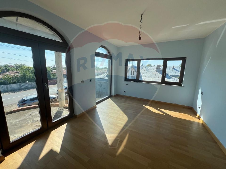 6 room House / Villa for sale