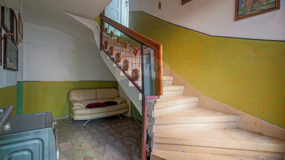 6 room House / Villa for sale, Brasovul Vechi area