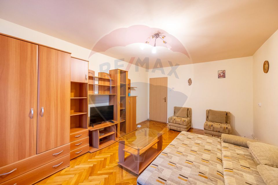 Apartament 2 camere etaj 1, zona Central/Praporgescu , centrala gaz.