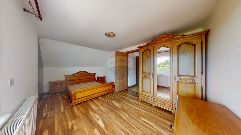 Comision 0 | Vila cu 7 camere | 1734 mp teren | Colonia 1 Mai | Vulcan