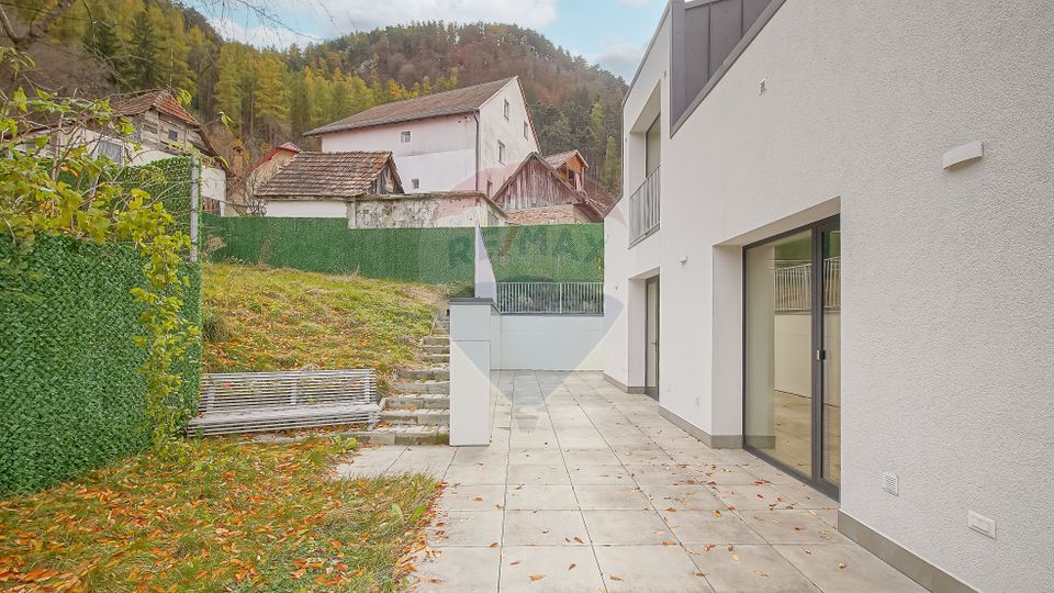 Armonie între tradiție și modernitate – Vilă contemporană în Brasov