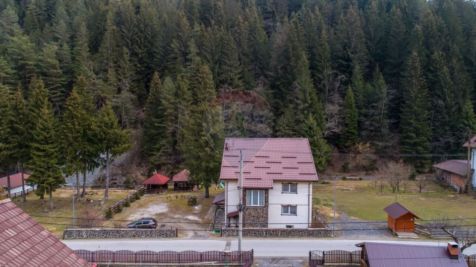 Pensiune de Vanzare in Moieciu de Sus | Comision 0%