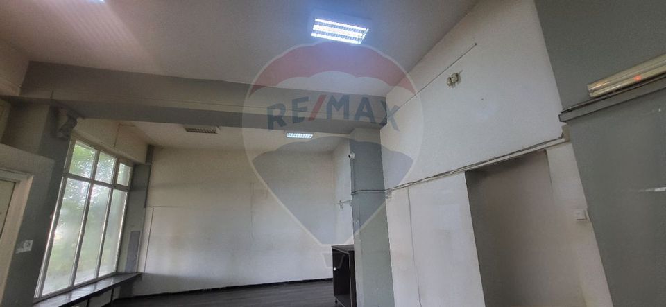 121sq.m Commercial Space for rent, Aradul Nou area