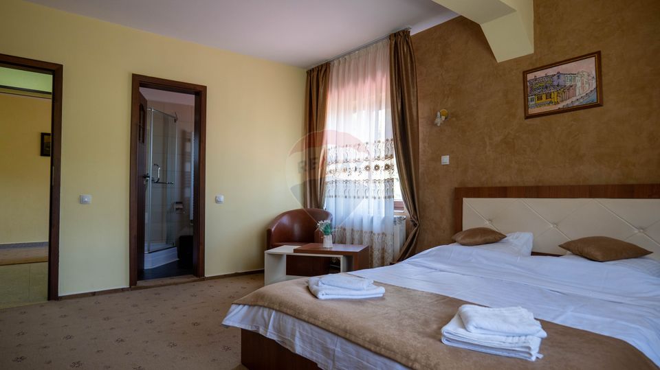 Oferta - vanzare pensiune 10 camere si casa de vacanta, Slanic Prahova