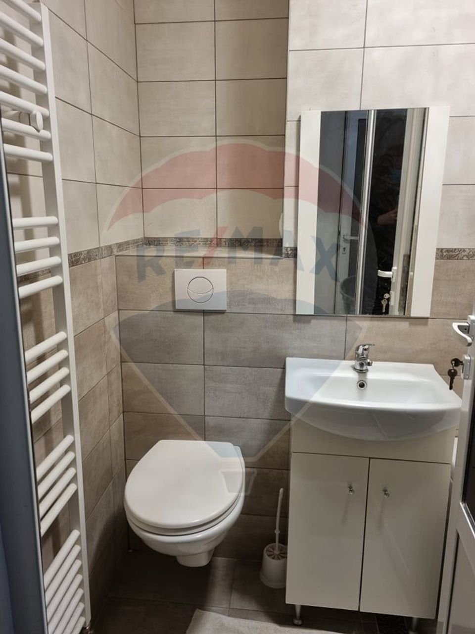 Apartament 2 camere semidecomandat