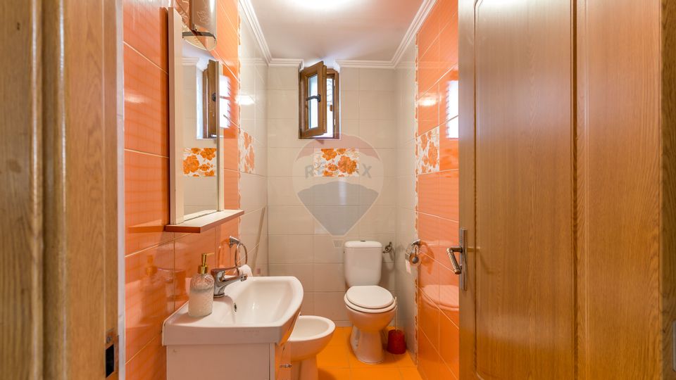 Casă cu 7 camere de vânzare în Dej