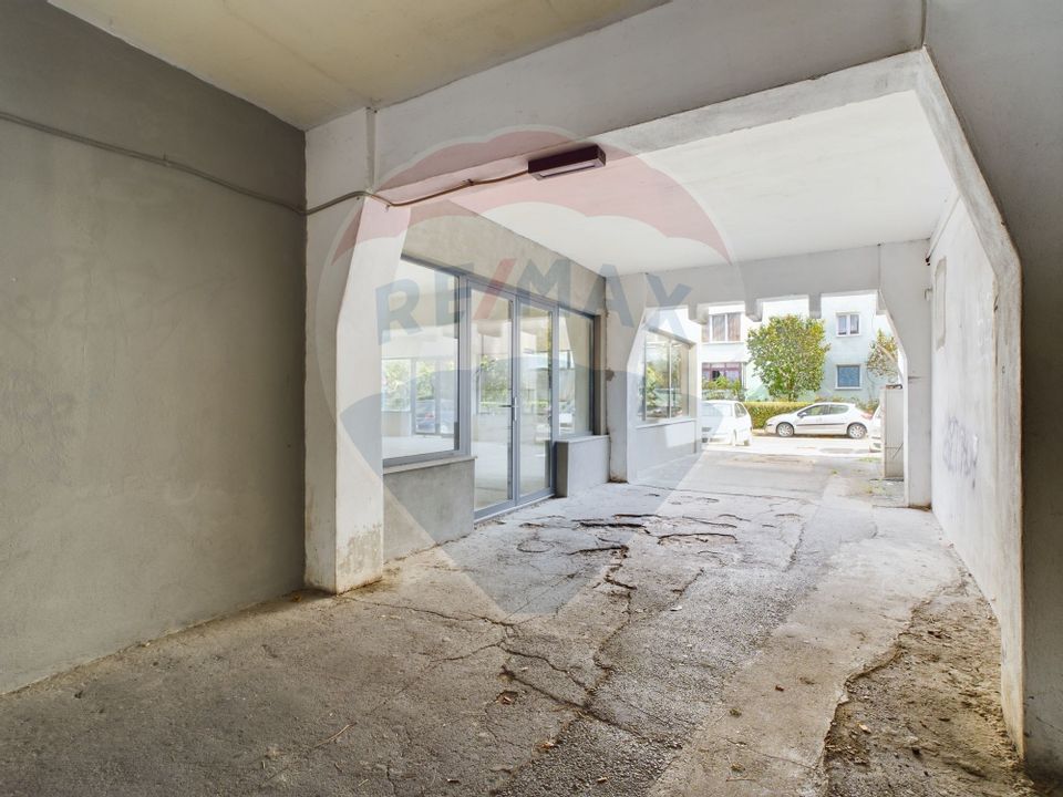 385sq.m Commercial Space for rent, Grivitei area