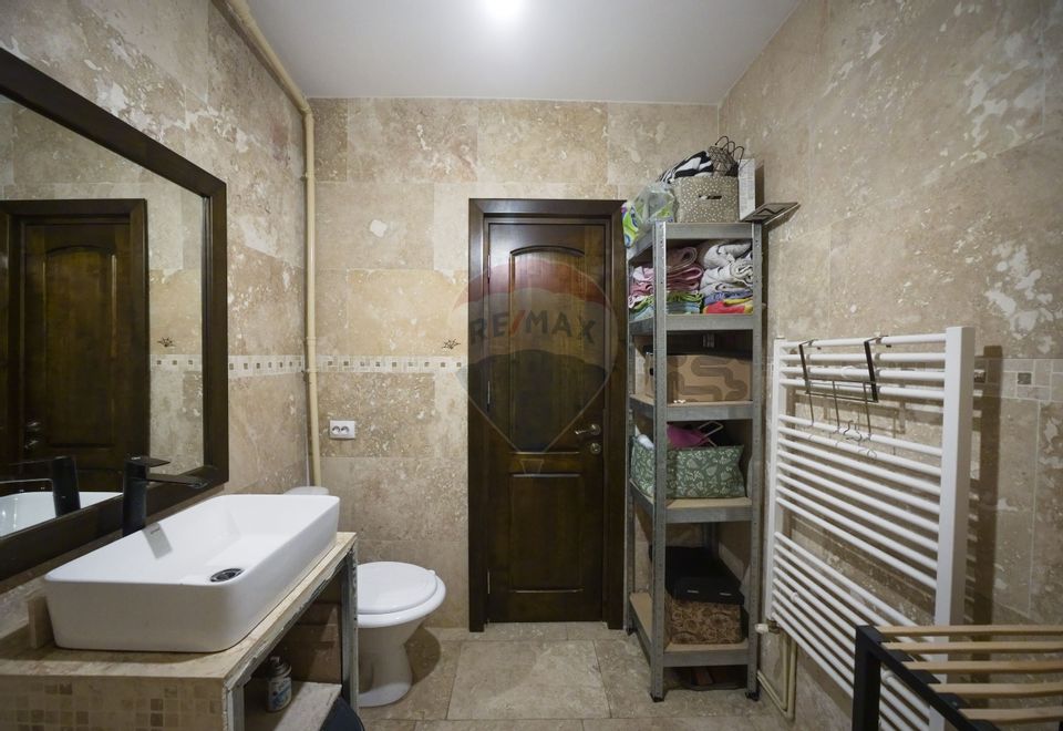 Apartament cu 4 camere de vânzare Ultracentral