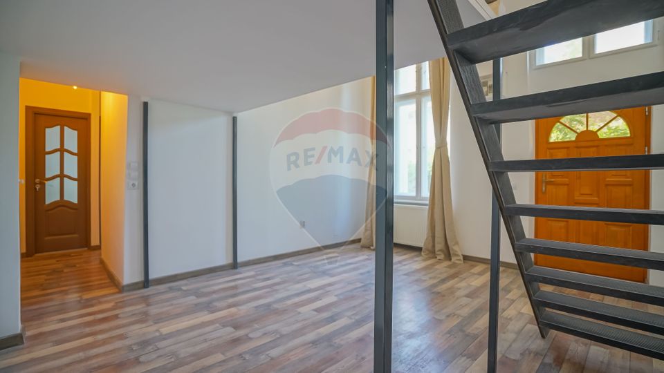 Apartament recent renovat langă Teatrul Dramatic. Fără comision!