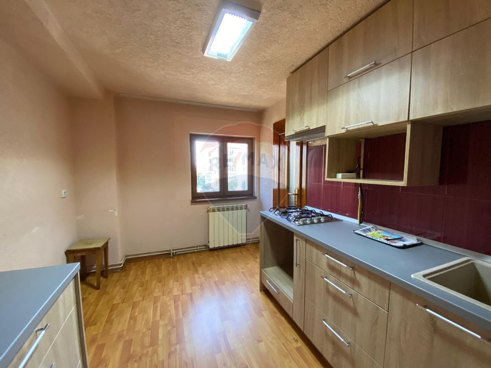 4 room Apartment for sale