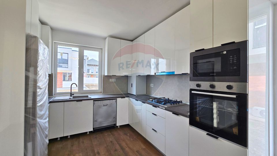 DE INCHIRIAT Casă nouă Tunari | 4 camere | curte proprie | 2 parcări |