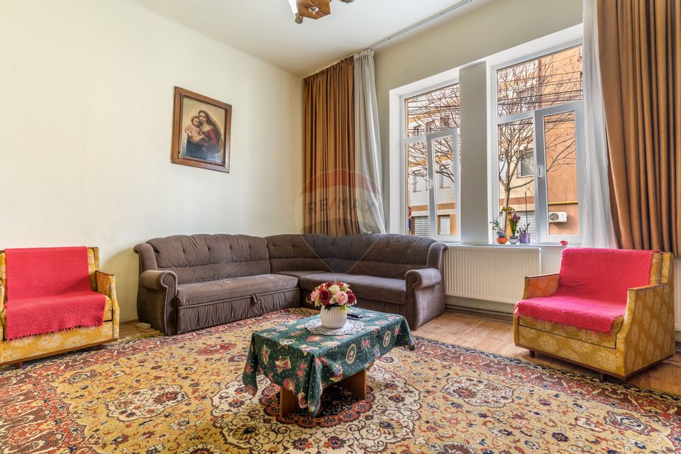 Apartament 4 camere în Casa, Central, Curte și Garaj, Cluj-Napoca