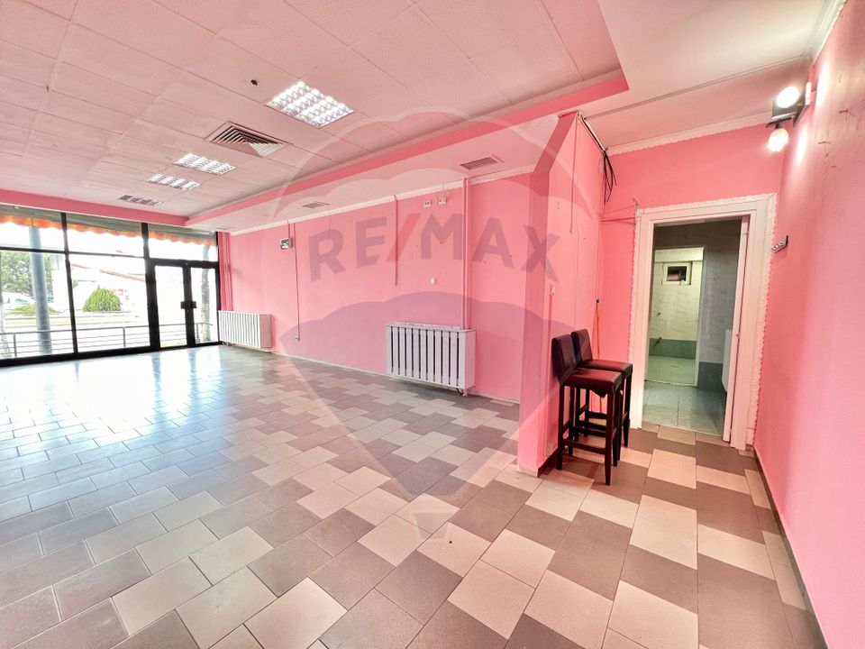 122sq.m Commercial Space for rent, Decebal area