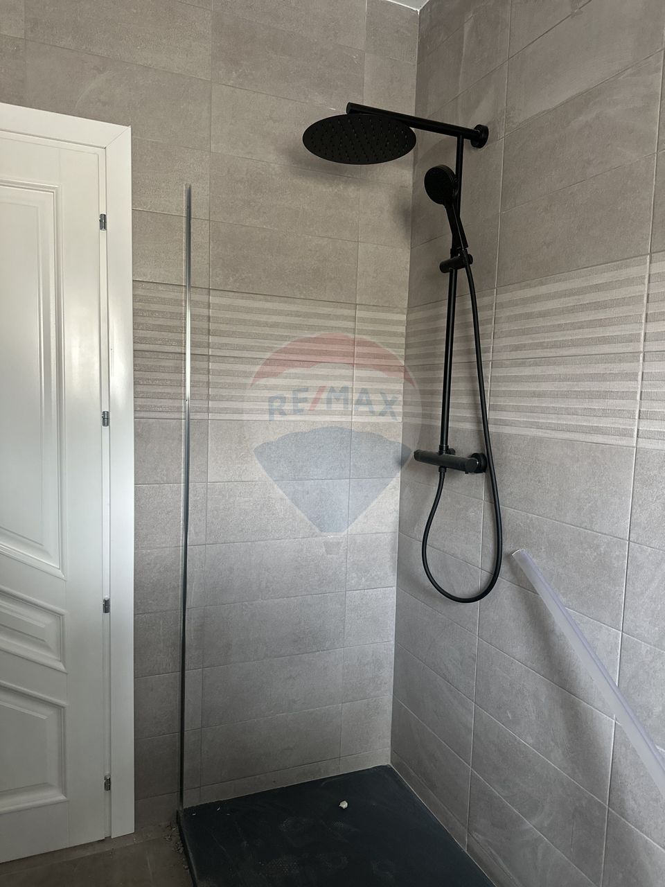 5 room House / Villa for sale