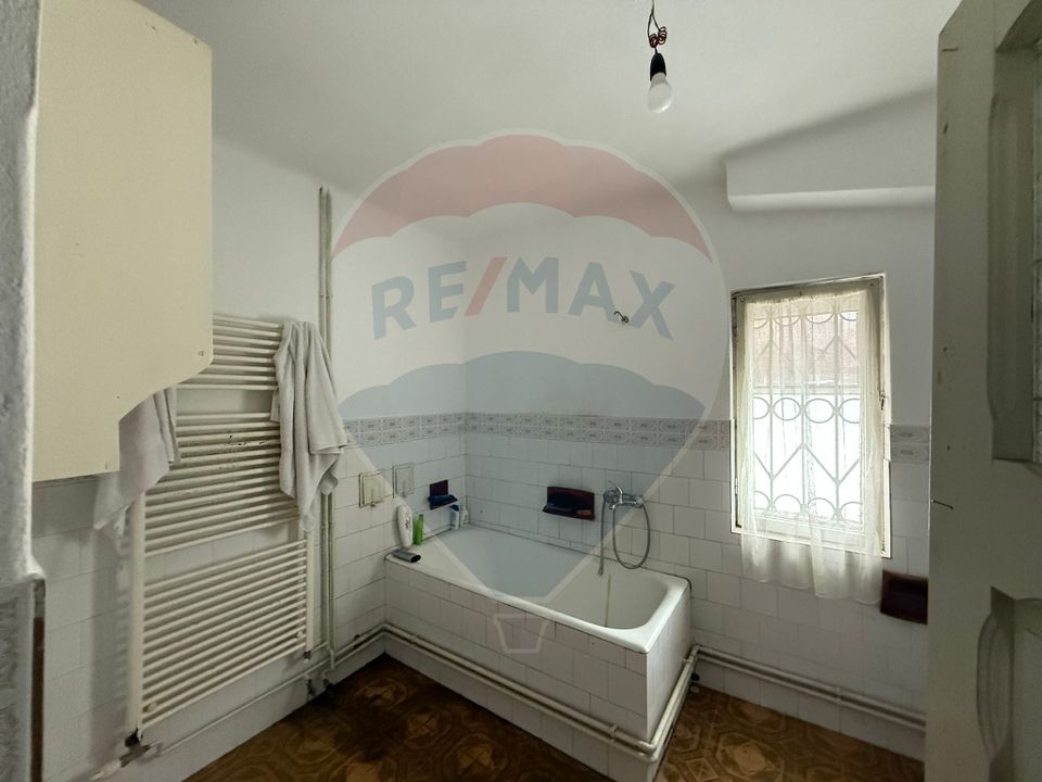 6 room House / Villa for sale