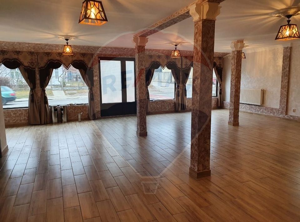 Spațiu comercial de inchiriat - zona Gheorghe Doja, Burdujeni