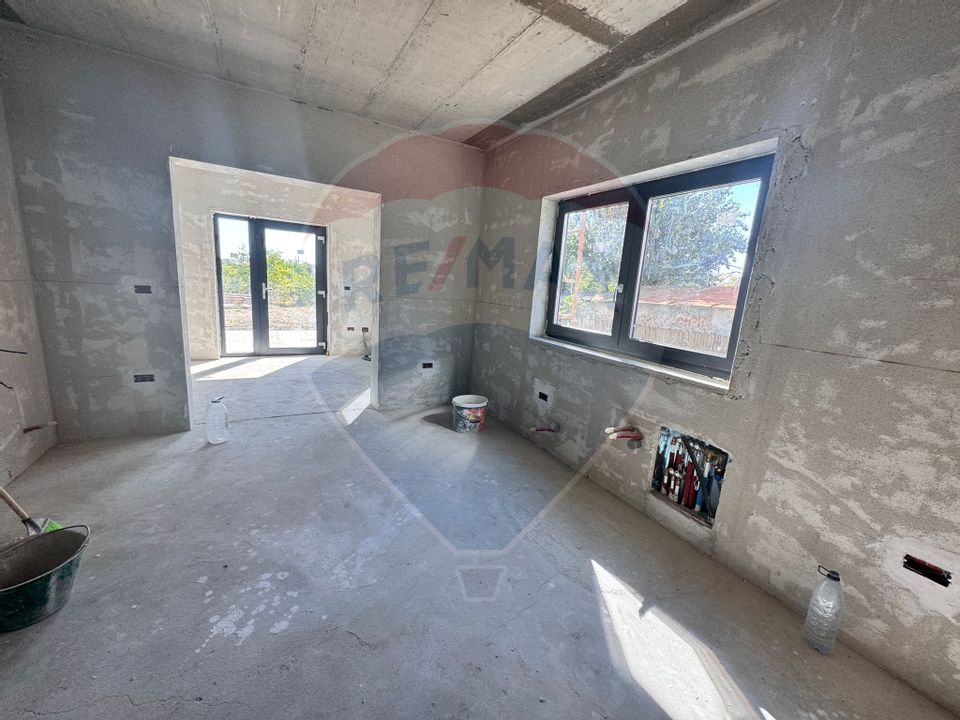 5 room House / Villa for sale, Est area