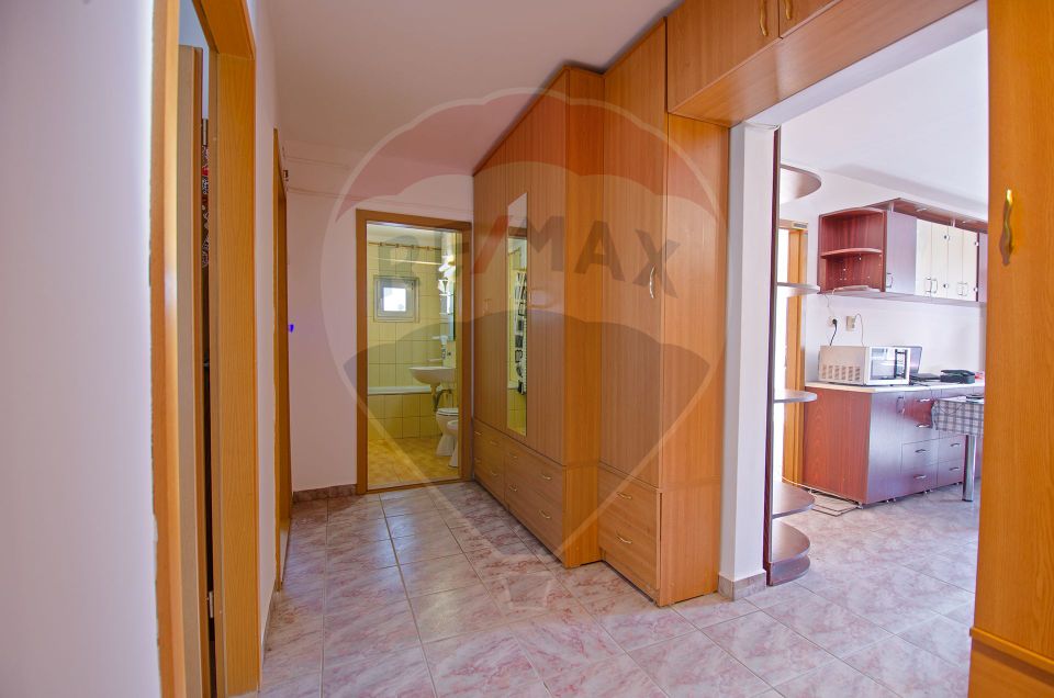 Apartament cu 4 camere de vânzare în zona Steaua