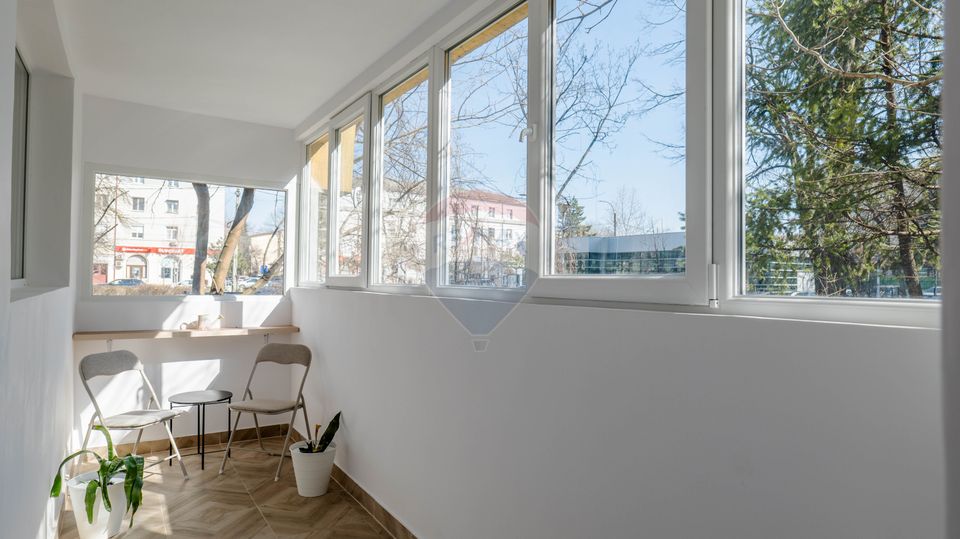 Apartament 2 camere de vânzare Metrou Parc Bazilescu, renovat complet