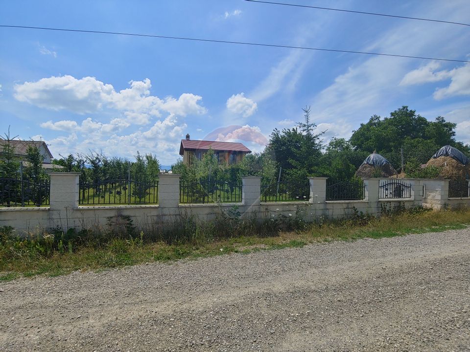 Casă / Vilă de lux cu 5 camere de vânzare în Vadu Moldovei, Suceava