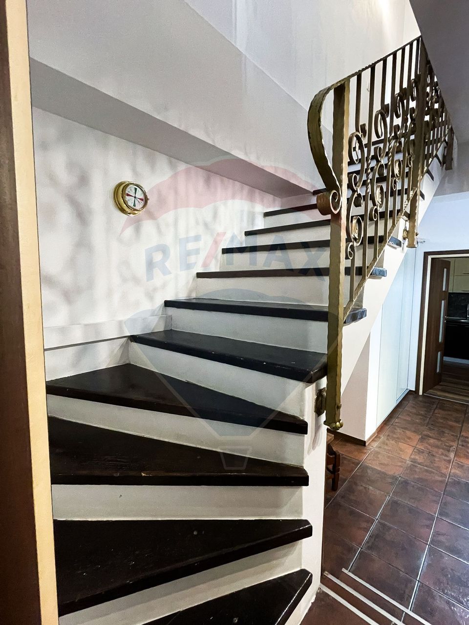 Vila P+M cu 3 camere, de inchiriat, zona Far Constanta