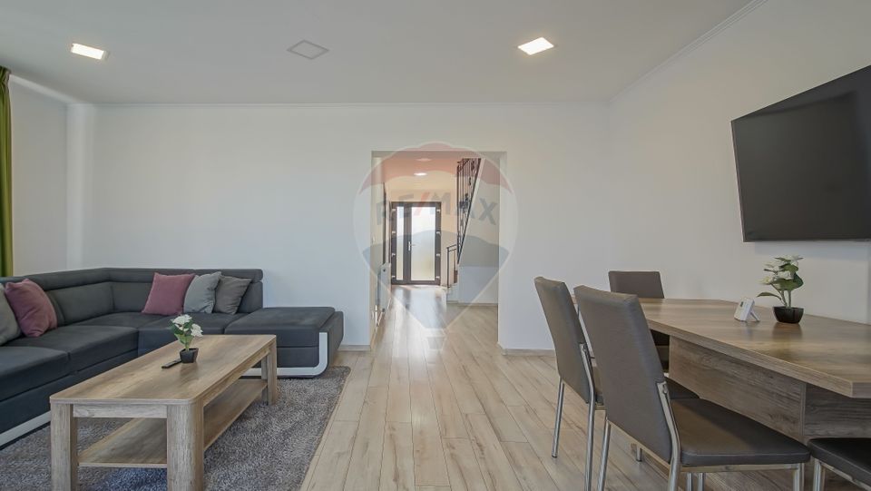 4 room House / Villa for sale