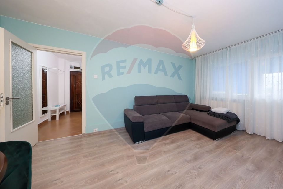 3 room Apartment for rent, Tractorul area