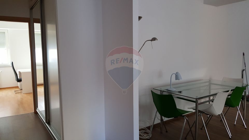3 room Apartment for rent în zona Semicentral
