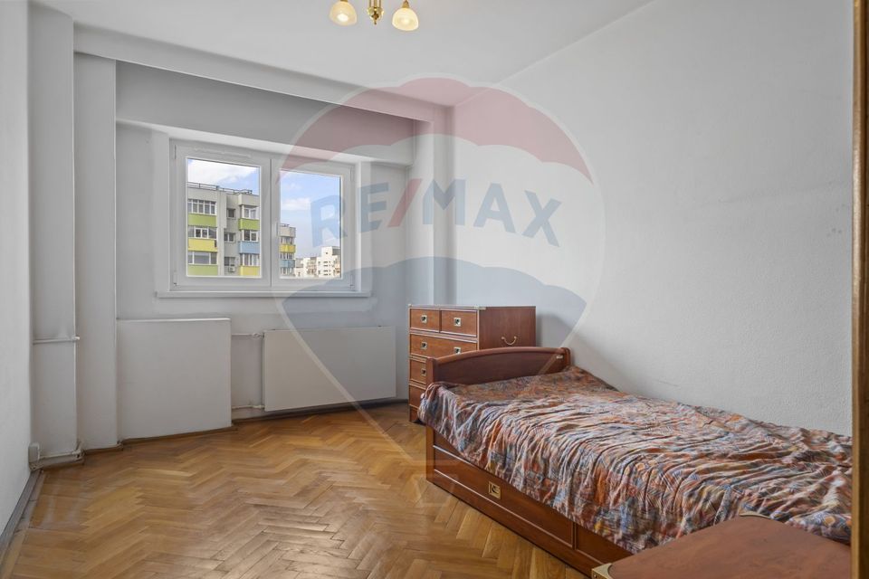 Apartament cu 5 camere de închiriat-Calea 13 septembrie.