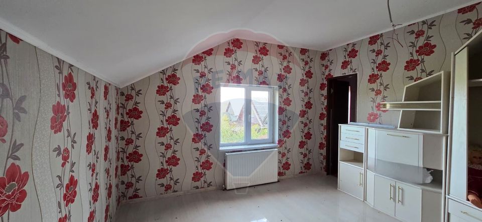 Casă la gri P+M cu anexă – oportunitate unică în Chișineu-Criș!